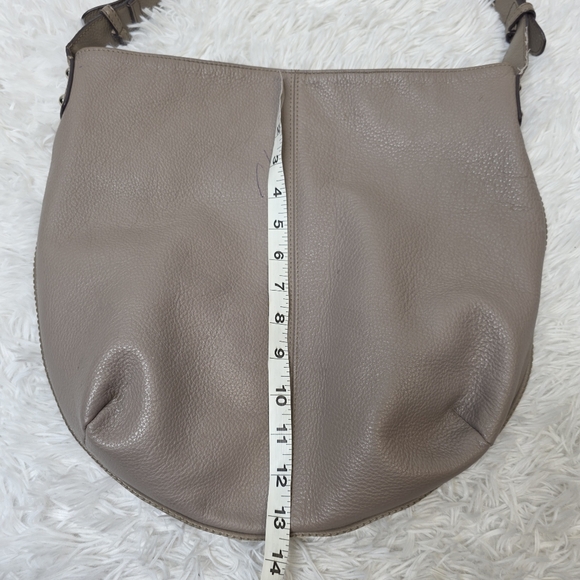 Tignanello 100% genuine leather taupe hobo shoulder bag. - Picture 7 of 8
